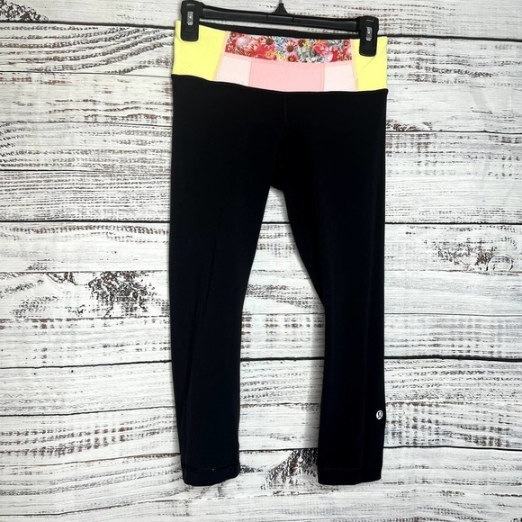 Lululemon Wunder Under Crop Full-On Luon Black / Su14 Quilt 18- sz 4 - Picture 4 of 7